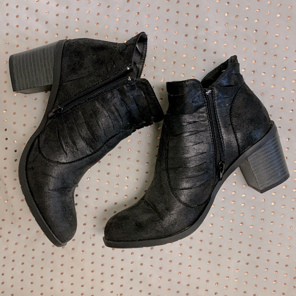 Arizona 8.5 black booties